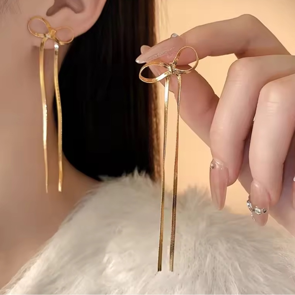 Chic Gold Bow Earrings – Minimalist Ribbon Style - Picture 3 of 7